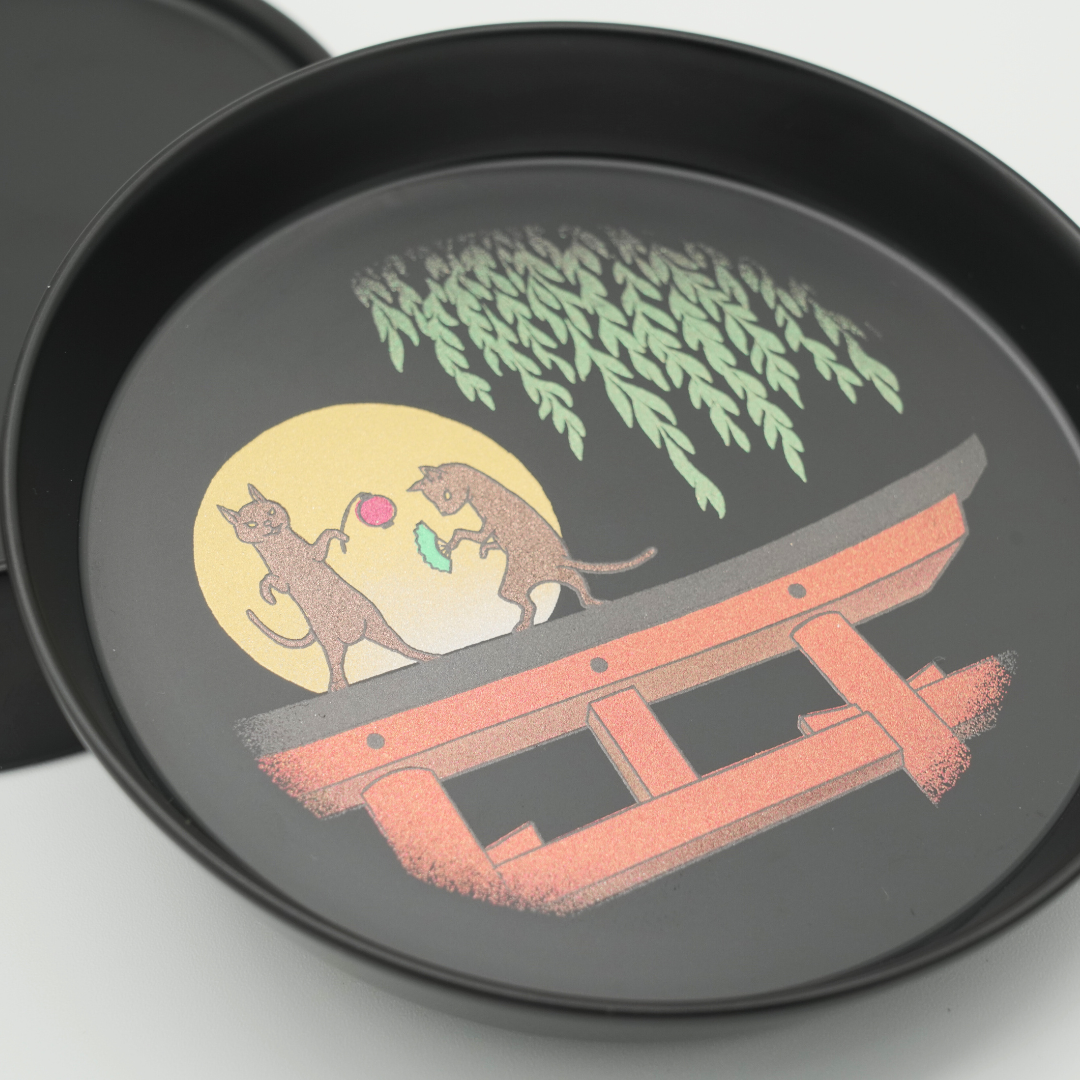 【2026年6月発売予定】 越前漆器プレート〈化け猫〉真塗り｜妖怪 × 伝統工芸│マット・マイヤー